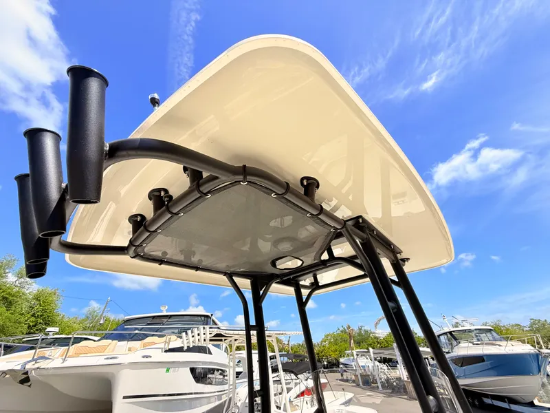 Slide: The Image of Boston Whaler 210 Montauk 2026 - 19