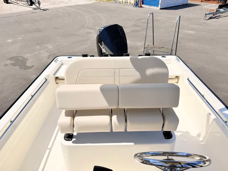 Slide: The Image of Boston Whaler 210 Montauk 2026 - 20