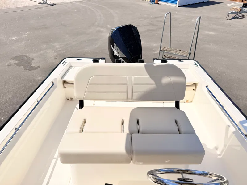 Slide: The Image of Boston Whaler 210 Montauk 2026 - 21