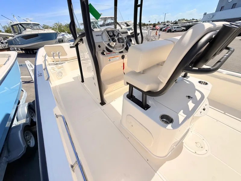 Slide: The Image of Boston Whaler 210 Montauk 2026 - 24