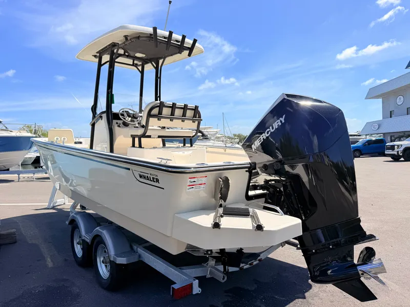 Slide: The Image of Boston Whaler 210 Montauk 2026 - 3