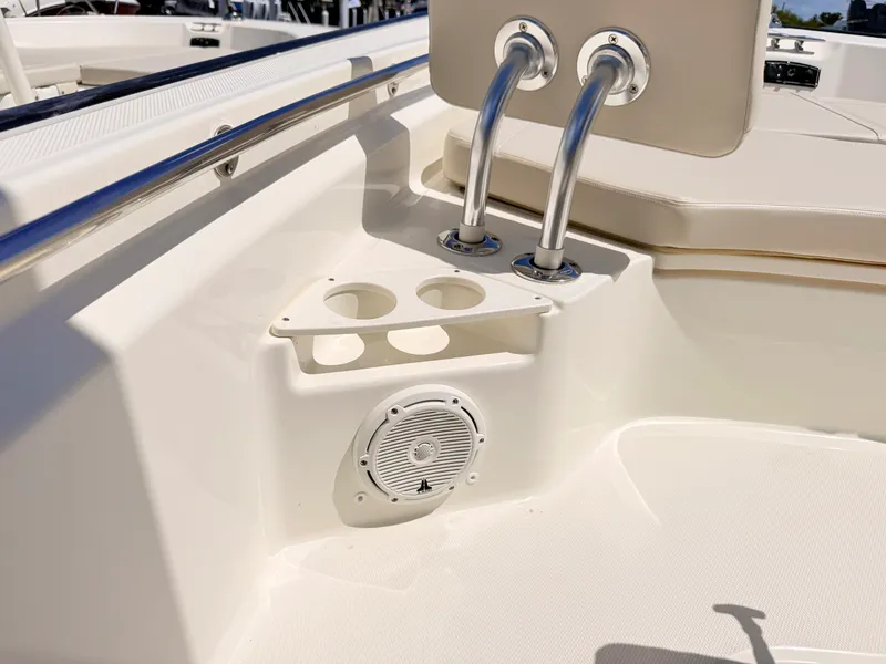 Slide: The Image of Boston Whaler 210 Montauk 2026 - 35