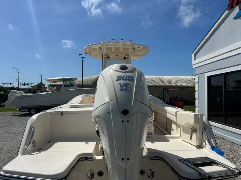 Slide: The Image of Grady-White Fisherman 236 2026 - 6