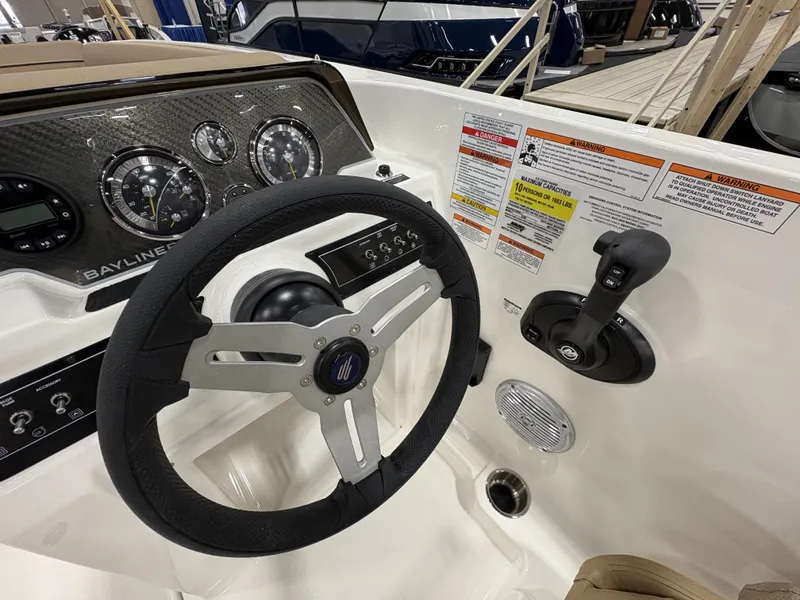 Slide: The Image of Bayliner D20 2025 - 13