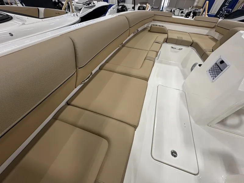 Slide: The Image of Bayliner D20 2025 - 15