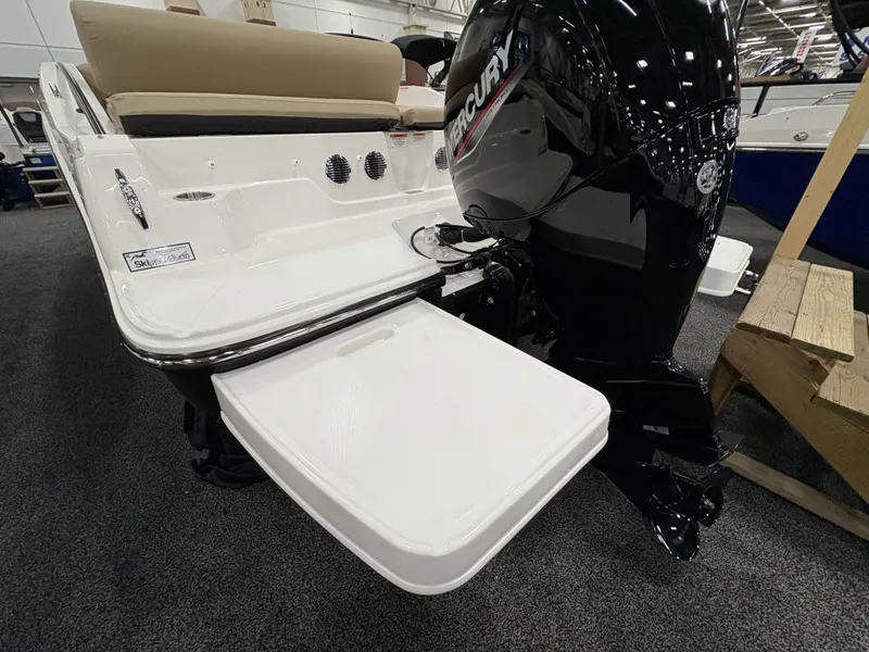 Slide: The Image of Bayliner D20 2025 - 21