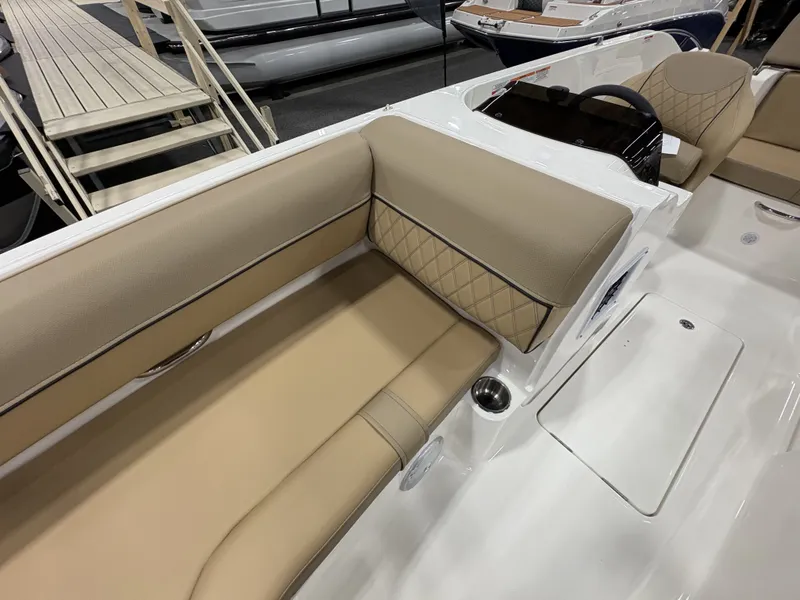 Slide: The Image of Bayliner D20 2025 - 17