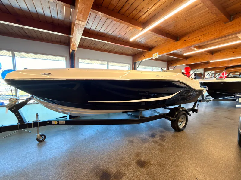 Slide: The Image of Bayliner D20 2025 - 1
