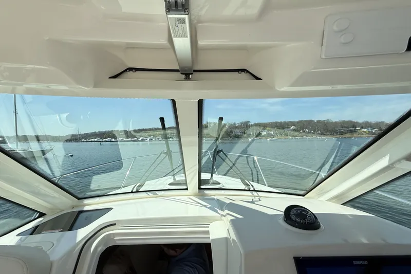 Slide: The Image of Boston Whaler 285 Conquest 2026 - 26