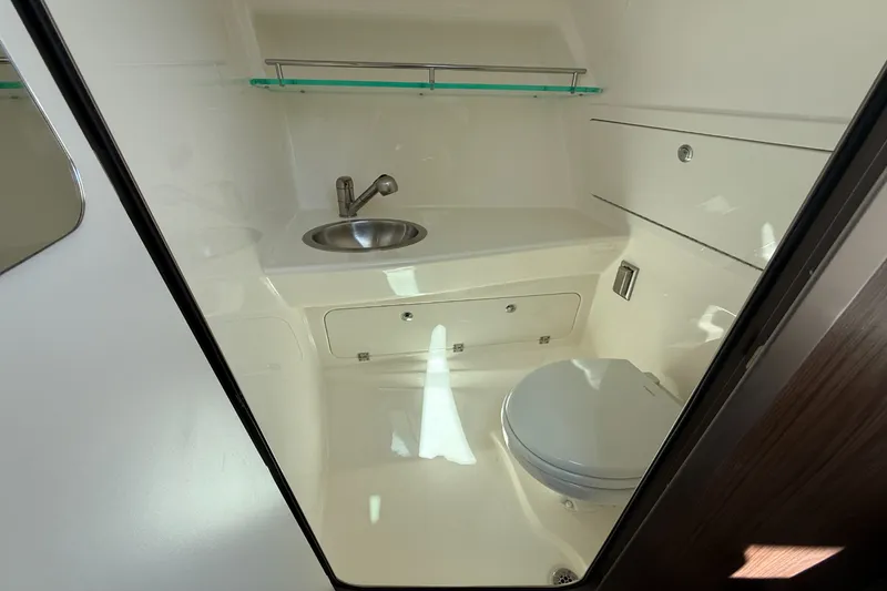 Slide: The Image of Boston Whaler 285 Conquest 2026 - 35