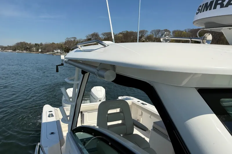 Slide: The Image of Boston Whaler 285 Conquest 2026 - 42