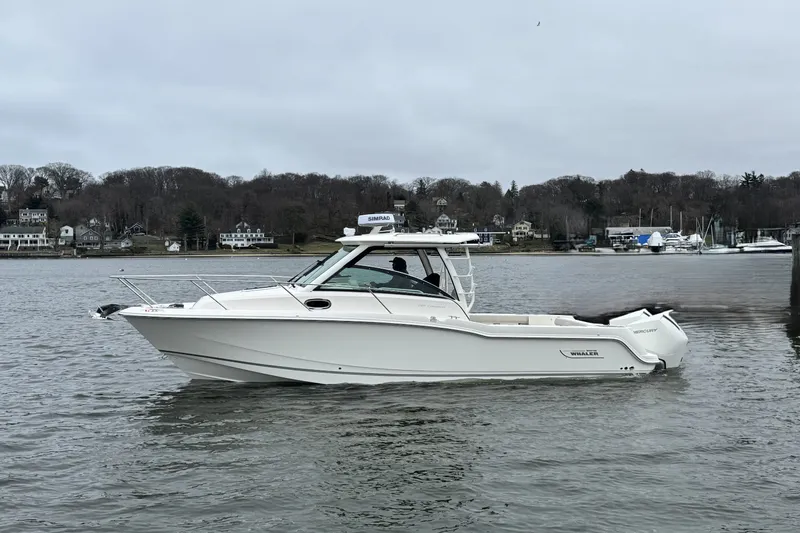 Slide: The Image of Boston Whaler 285 Conquest 2026 - 48