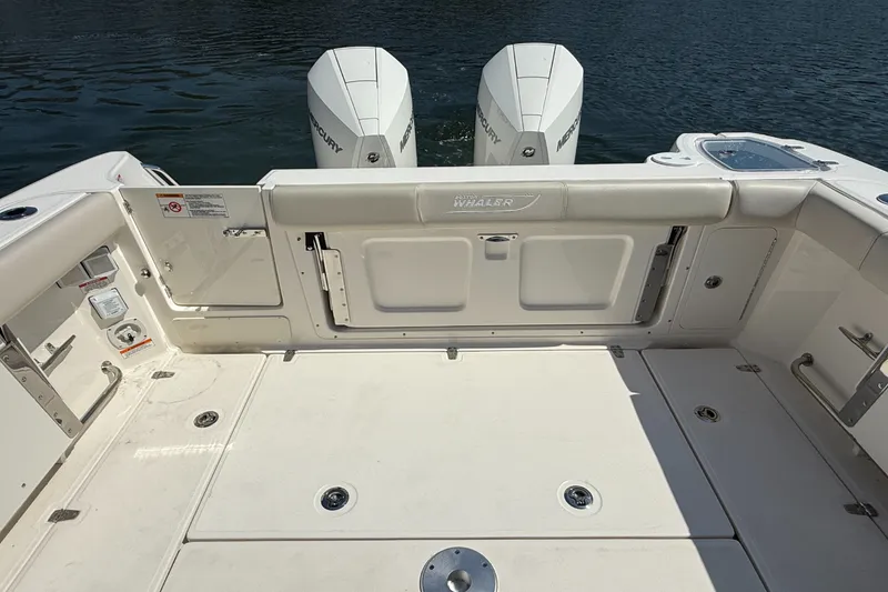 Slide: The Image of Boston Whaler 285 Conquest 2026 - 8