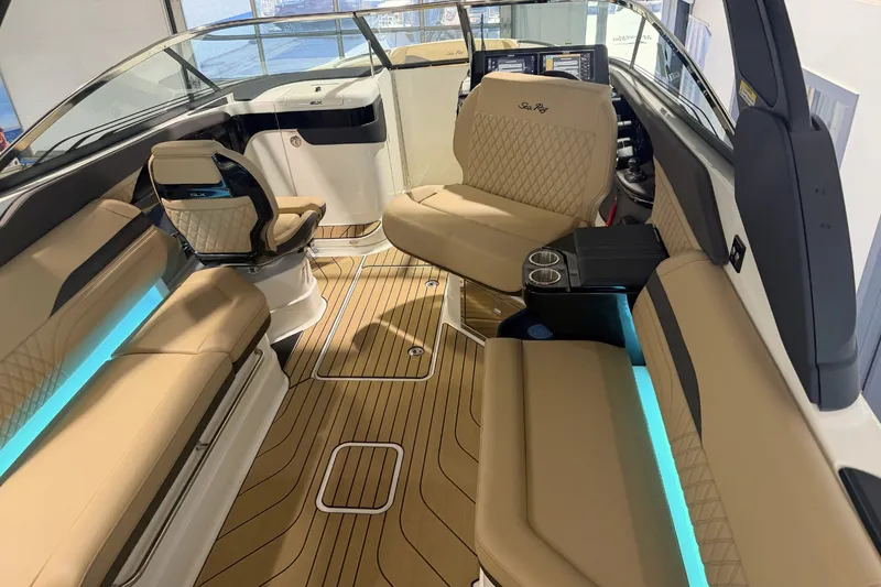 Slide: The Image of Sea Ray SLX 280 Outboard 2026 - 13