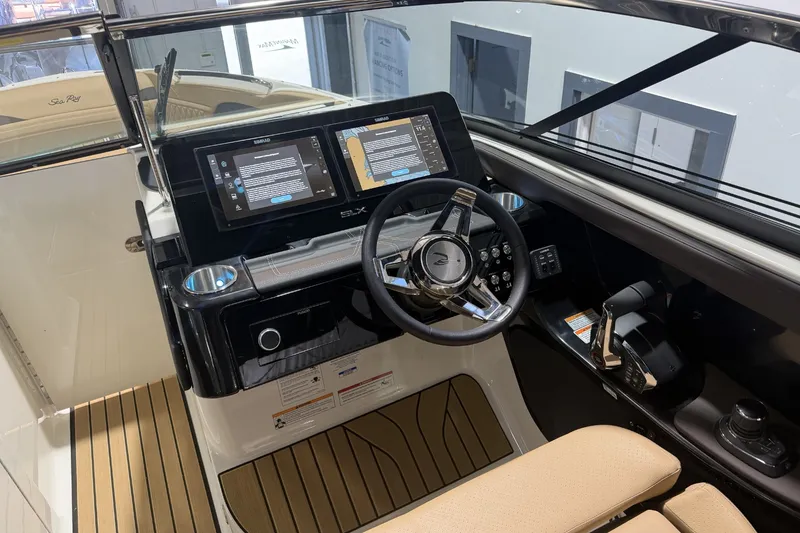 Slide: The Image of Sea Ray SLX 280 Outboard 2026 - 16