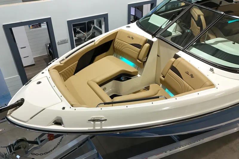 Slide: The Image of Sea Ray SLX 280 Outboard 2026 - 28