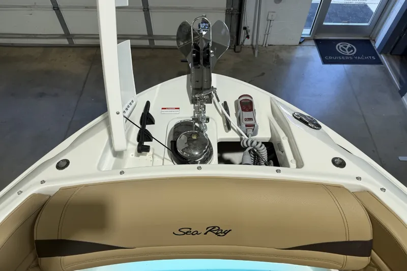 Slide: The Image of Sea Ray SLX 280 Outboard 2026 - 29