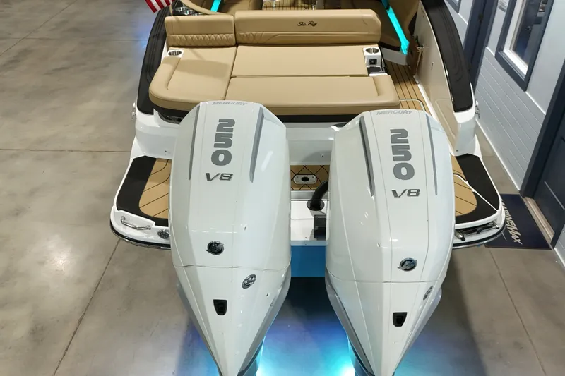 Slide: The Image of Sea Ray SLX 280 Outboard 2026 - 6