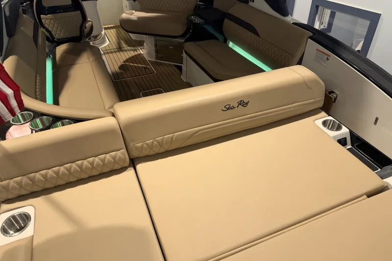 Slide: The Image of Sea Ray SLX 280 Outboard 2026 - 9