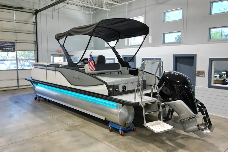 Slide: The Image of Harris Sunliner 250 2026 - 3