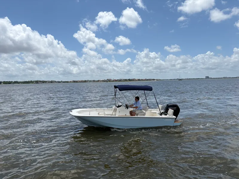 The Image of Boston Whaler 170 Montauk 2026 - 0