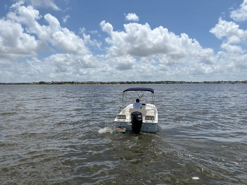Slide: The Image of Boston Whaler 170 Montauk 2026 - 11