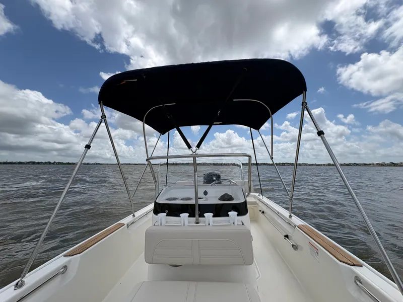 Slide: The Image of Boston Whaler 170 Montauk 2026 - 16