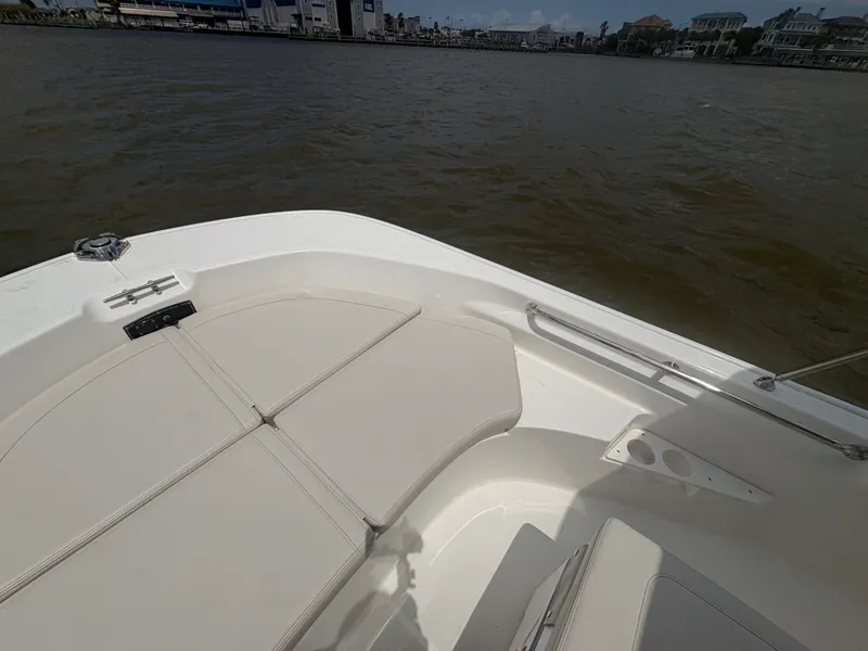 Slide: The Image of Boston Whaler 170 Montauk 2026 - 26