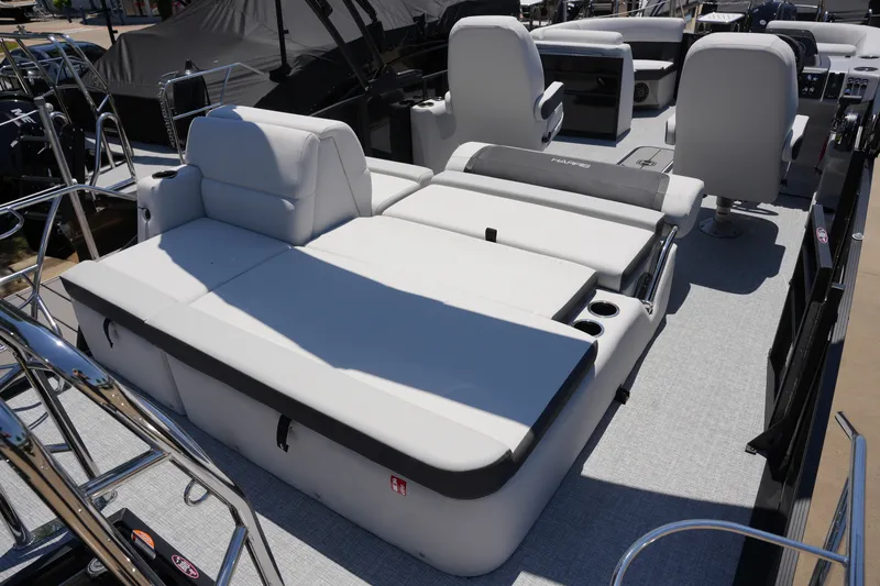 Slide: The Image of Harris Cruiser 210 2026 - 10