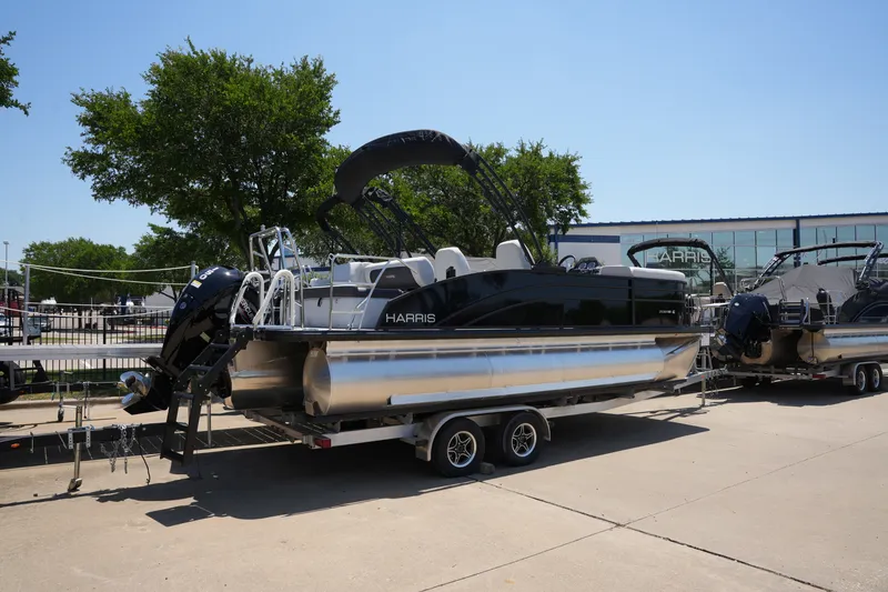 Slide: The Image of Harris Cruiser 210 2026 - 2