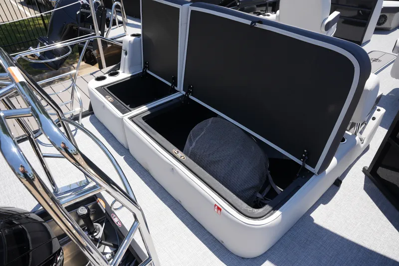 Slide: The Image of Harris Cruiser 210 2026 - 6