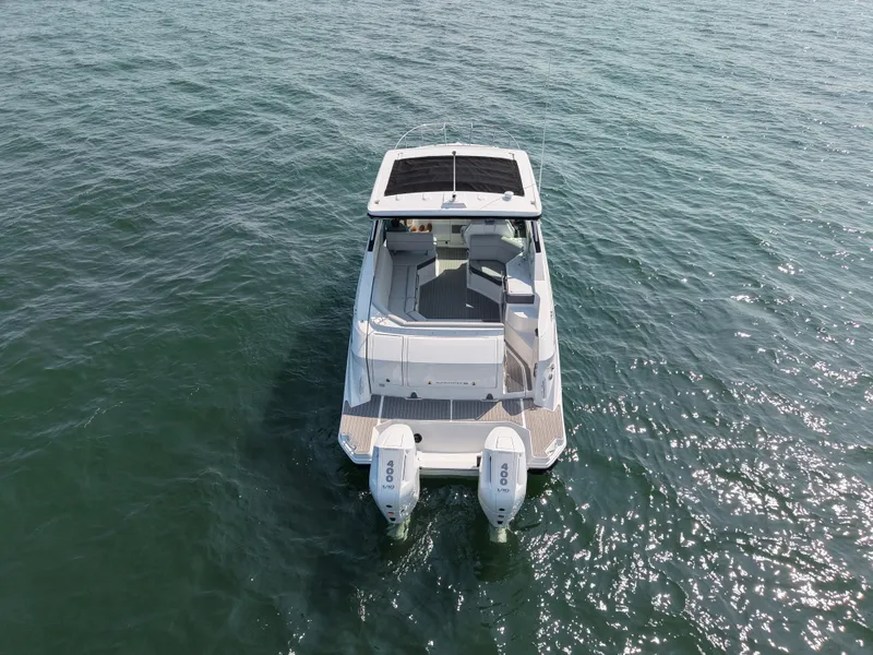Slide: The Image of Sea Ray Sundancer 320 Outboard 2026 - 8