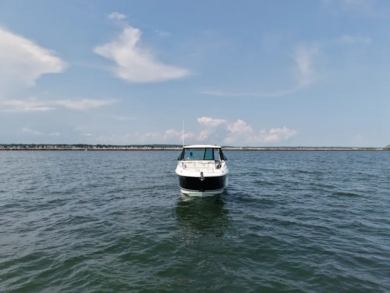 Slide: The Image of Sea Ray Sundancer 320 Outboard 2026 - 1