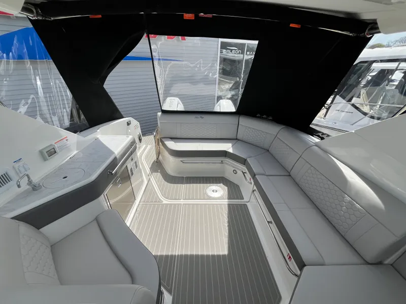 Slide: The Image of Sea Ray Sundancer 320 Outboard 2026 - 10