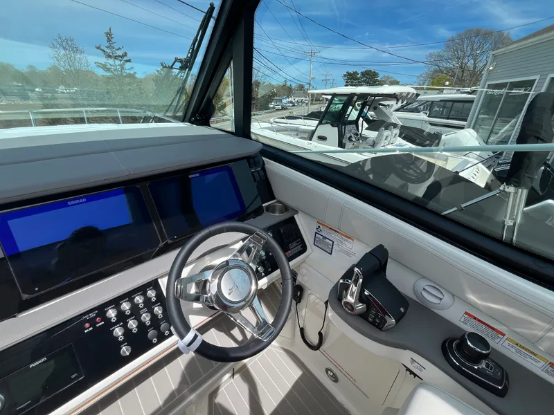 Slide: The Image of Sea Ray Sundancer 320 Outboard 2026 - 15