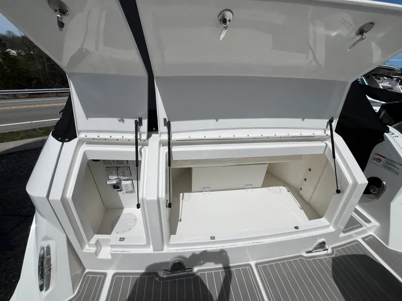 Slide: The Image of Sea Ray Sundancer 320 Outboard 2026 - 2