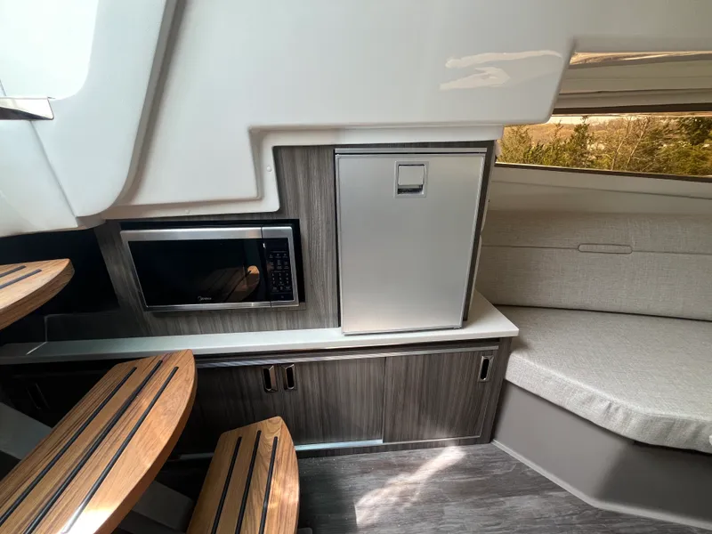 Slide: The Image of Sea Ray Sundancer 320 Outboard 2026 - 20