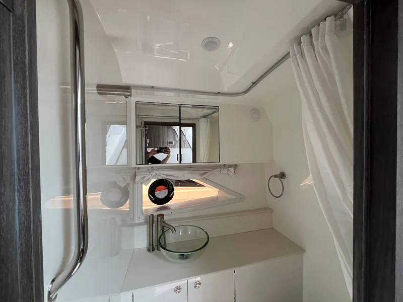 Slide: The Image of Sea Ray Sundancer 320 Outboard 2026 - 24