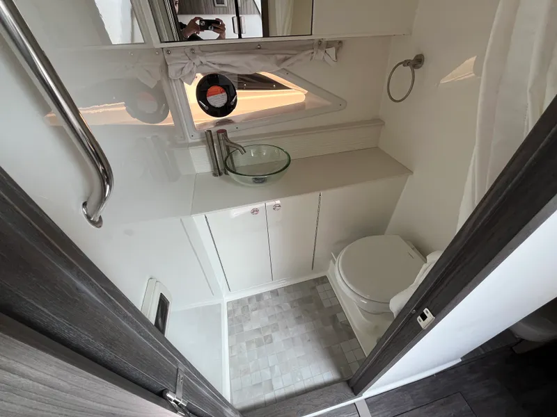 Slide: The Image of Sea Ray Sundancer 320 Outboard 2026 - 26