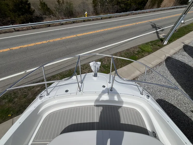 Slide: The Image of Sea Ray Sundancer 320 Outboard 2026 - 33