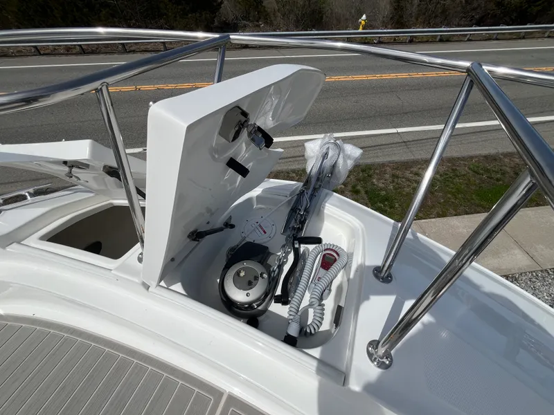 Slide: The Image of Sea Ray Sundancer 320 Outboard 2026 - 34