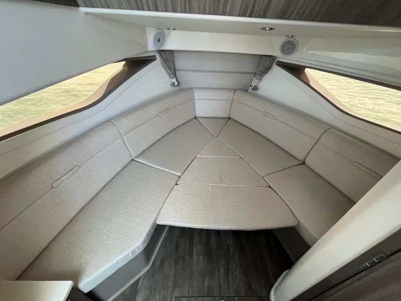 Slide: The Image of Sea Ray Sundancer 320 Outboard 2026 - 24