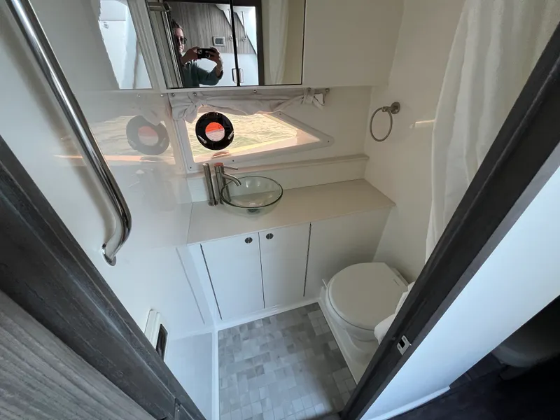 Slide: The Image of Sea Ray Sundancer 320 Outboard 2026 - 26
