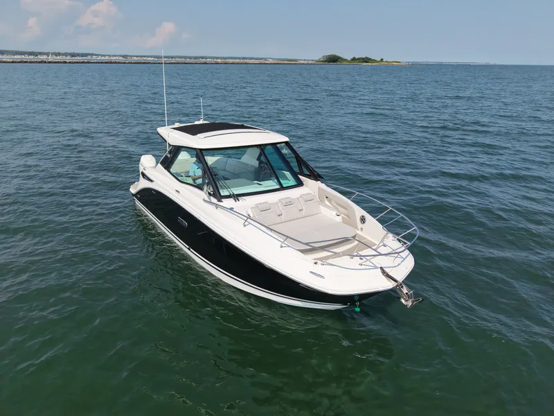 Slide: The Image of Sea Ray Sundancer 320 Outboard 2026 - 3