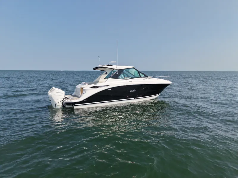 Slide: The Image of Sea Ray Sundancer 320 Outboard 2026 - 5