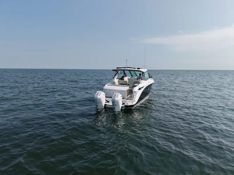 Slide: The Image of Sea Ray Sundancer 320 Outboard 2026 - 6