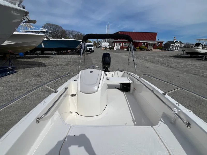 Slide: The Image of Boston Whaler 130 Super Sport 2025 - 11