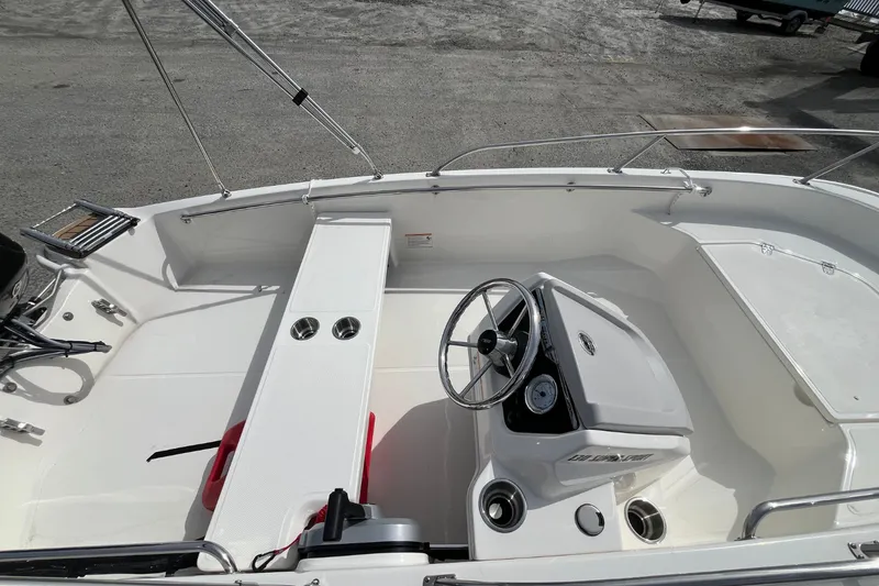 Slide: The Image of Boston Whaler 130 Super Sport 2025 - 4