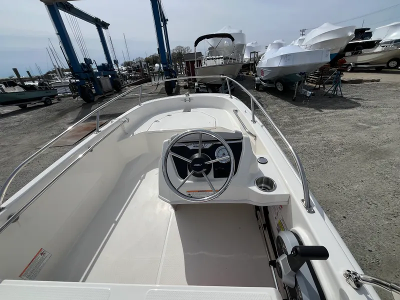 Slide: The Image of Boston Whaler 130 Super Sport 2025 - 5