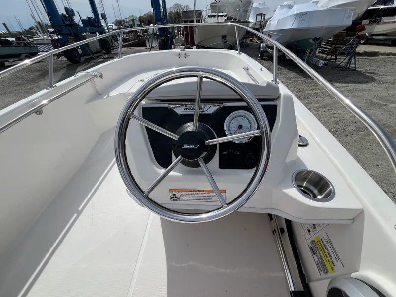 Slide: The Image of Boston Whaler 130 Super Sport 2025 - 6